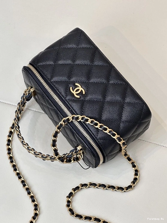 Firstbag Ru CHAIN-16x9.5x8cm WITH SMALL VANITY CHANEL CHANELASSIC 0817